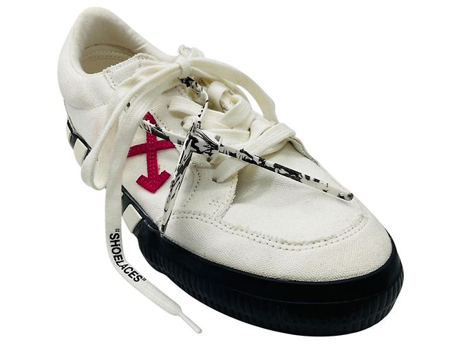 Off White Off-White White / Black Multi Sneaker Low Top aus vulkanisierter Leinwand mit Zip Tie Detail