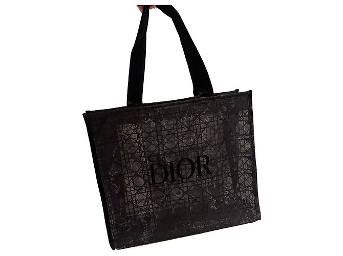 Bolsa Dior Cannage em malha preta