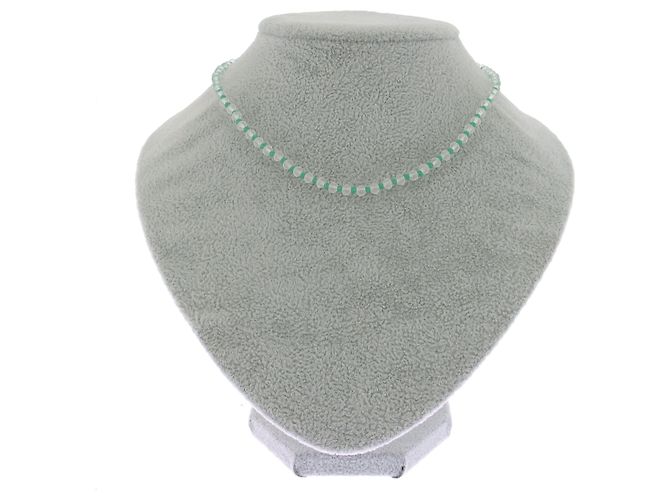 J.Crew Colar de pérolas verdes e transparentes
