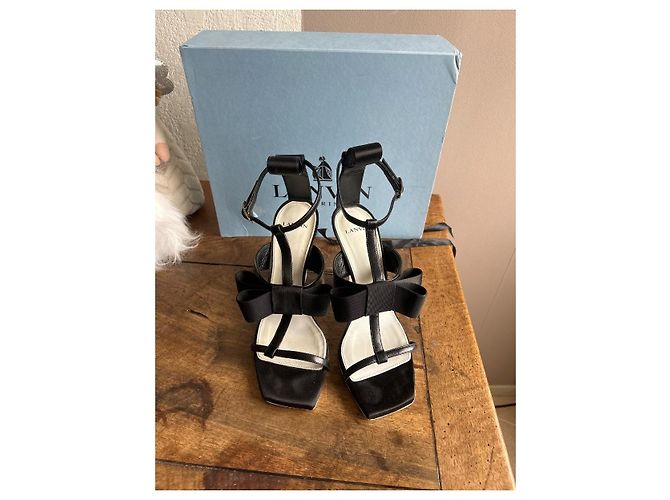 Lanvin Sandali in raso e pelle nera con fiocco