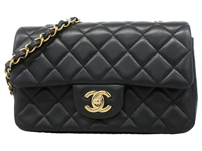 Bolsa de Ombro Chanel Mini Matelassé com Corrente