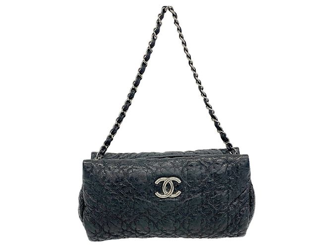 Timeless Bolsa de Ombro com Corrente Chanel Camellia
