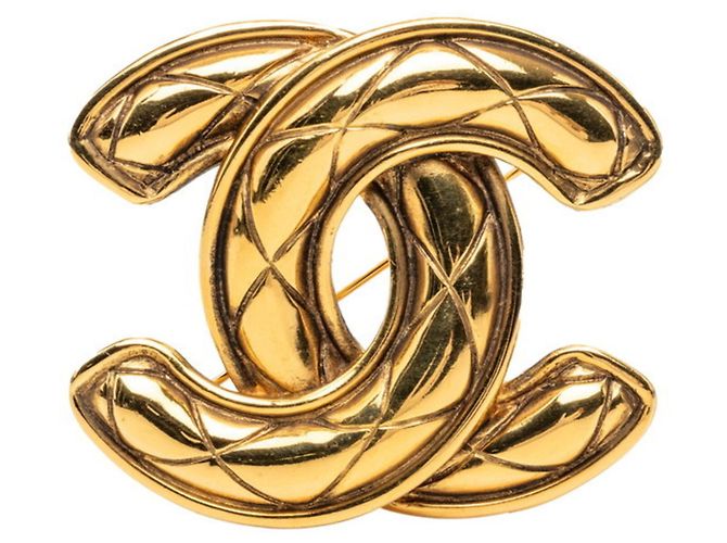 Timeless Chanel Coco Mark Matelassé Brosche