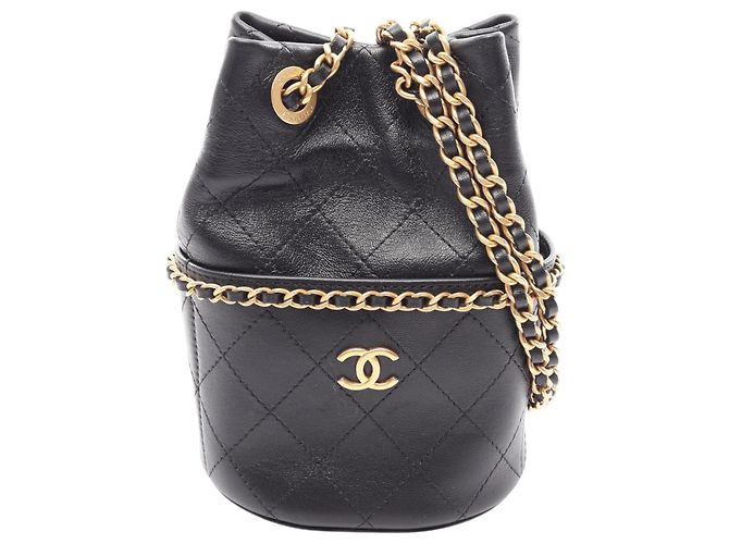 Borsa Bucket Chanel Small CC Quilted in pelle d'agnello nera