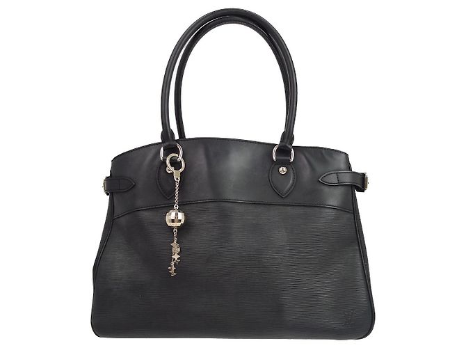 Louis Vuitton Passy Epi Leather GM