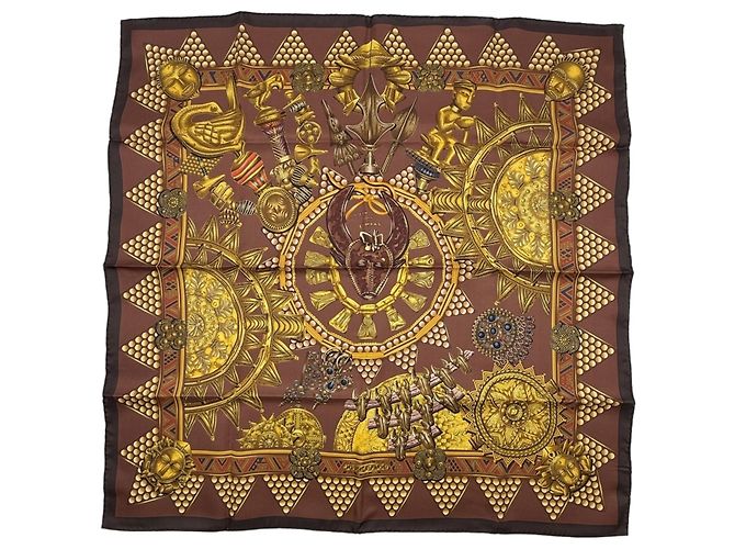 Hermès Lenço de seda Hermes Carre 90 em castanho e dourado