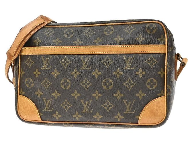 Louis Vuitton Trocadero Monogram Canvas 30