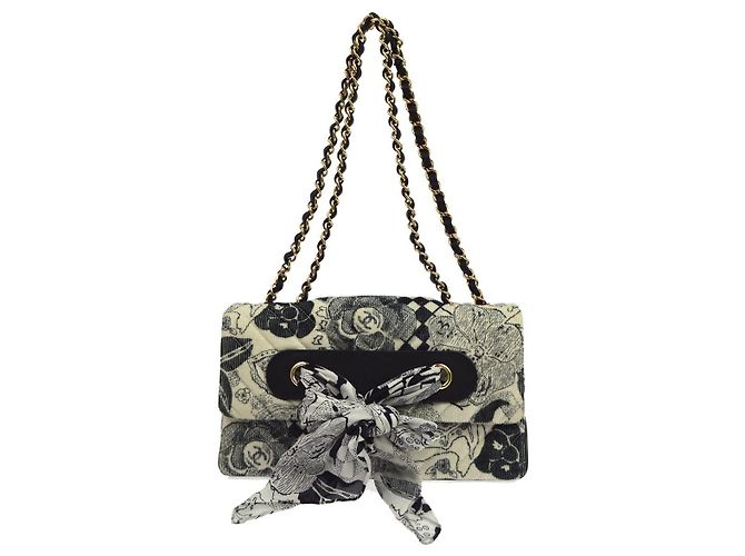 Lenço Chanel Edição Limitada Flap Printed Silk and Leather Medium