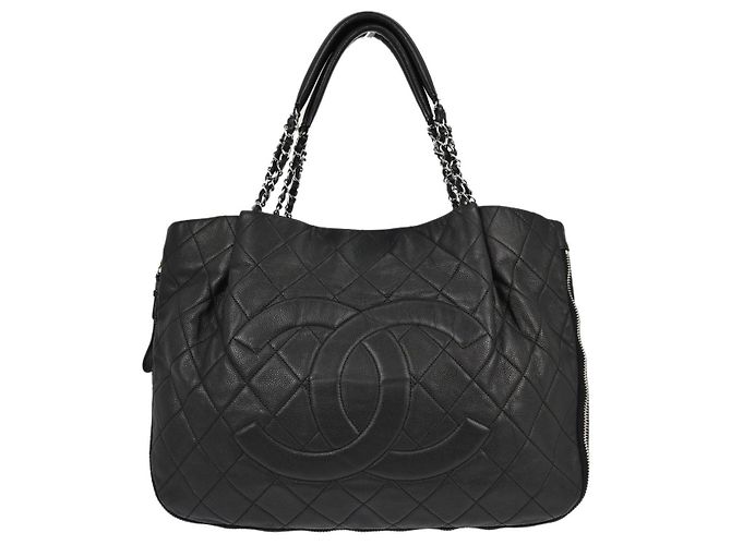 Classique Chanel Timeless CC Expandable Quilted Caviar Large