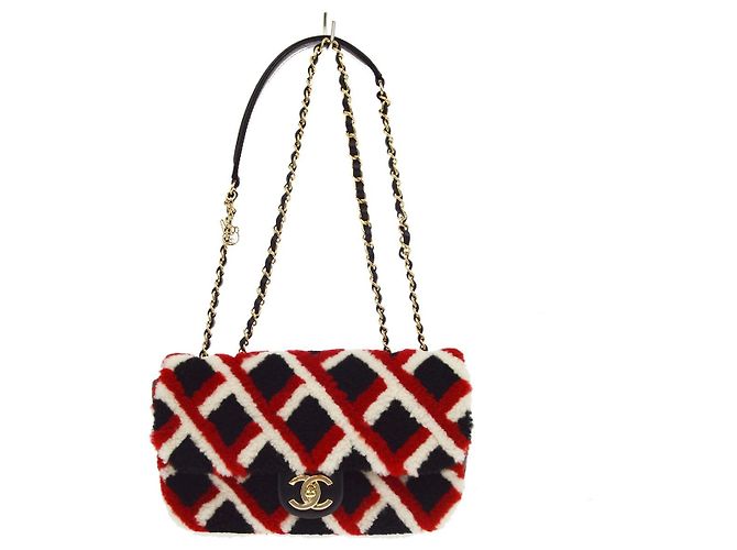 Chanel Emoticon CC Flap Shearling com Lambskin Matelassé Medium