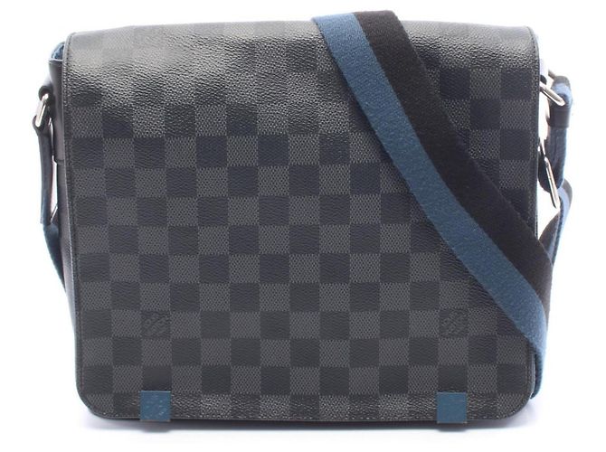 Louis Vuitton District PM NM Shoulder Bag