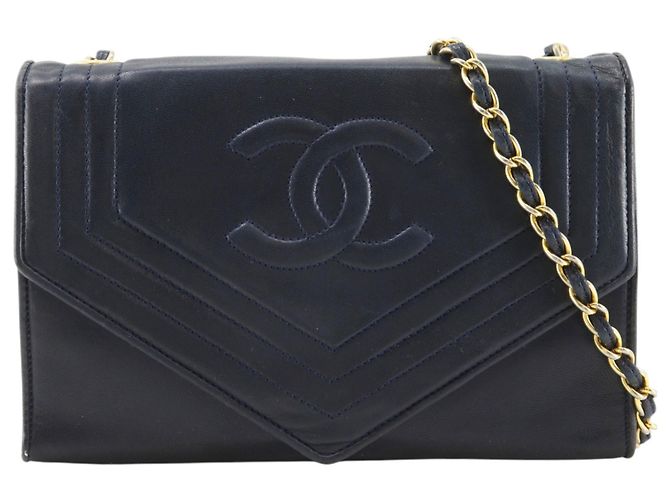 Borsa a tracolla Chanel in pelle d'agnello blu navy