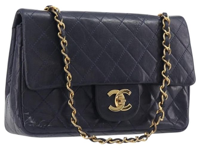 Classique Chanel Timeless - Classic Double Flap Quilted Lambskin Small