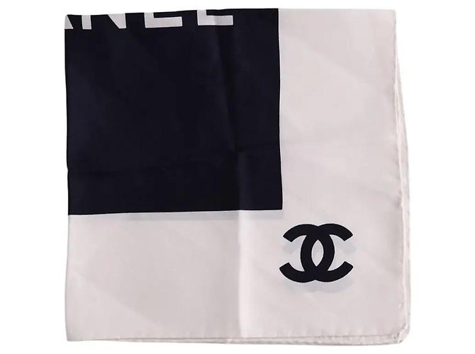 Pañuelo Chanel de seda negro