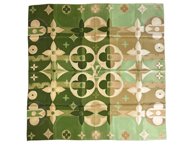 Lenço de Seda Monogram Louis Vuitton