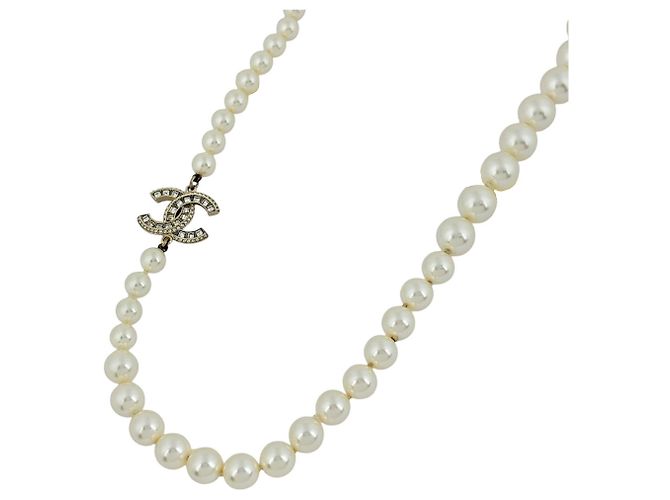 Collier Chanel plaqué or avec strass