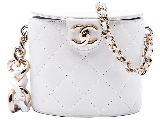 Chanel White CC Quilted Lambskin Elegant Chain Vanity Case