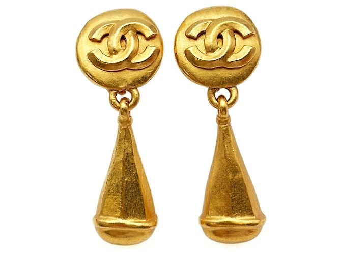 Brincos de pressão Chanel banhados a ouro com marca Coco