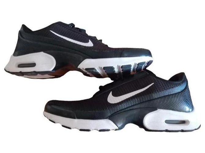 Nike Air Max Leder-Sneaker Schwarz Weiß