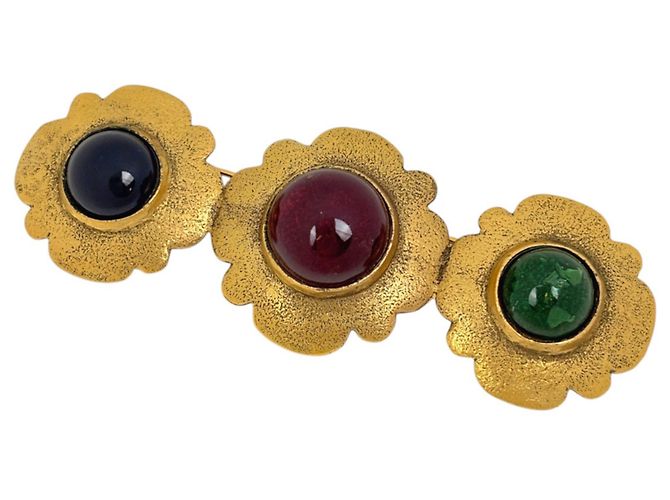 Chanel vergoldete Brosche mit farbigem Stein