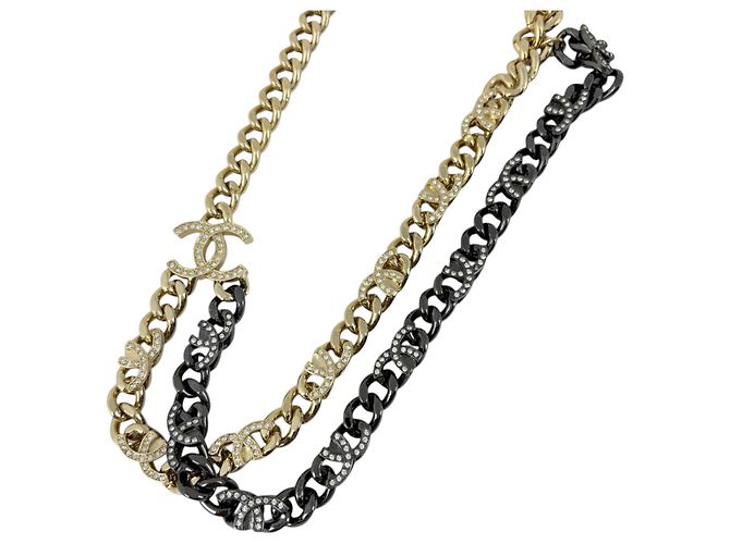 Colar Chanel Dourado e Preto