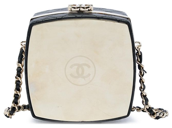 Clutch Make Up Box Chanel em pele de cordeiro acolchoada preta com corrente