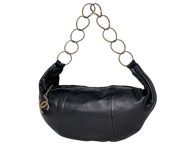 Borsa a tracolla Chanel in pelle nera