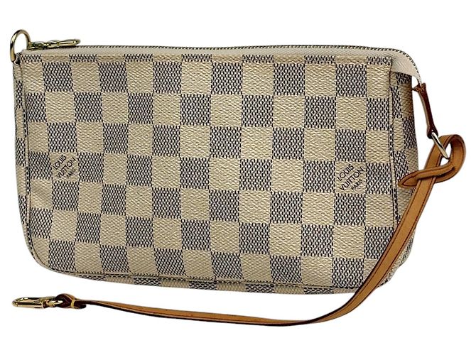 Louis Vuitton Pochette Accessoires Pouch