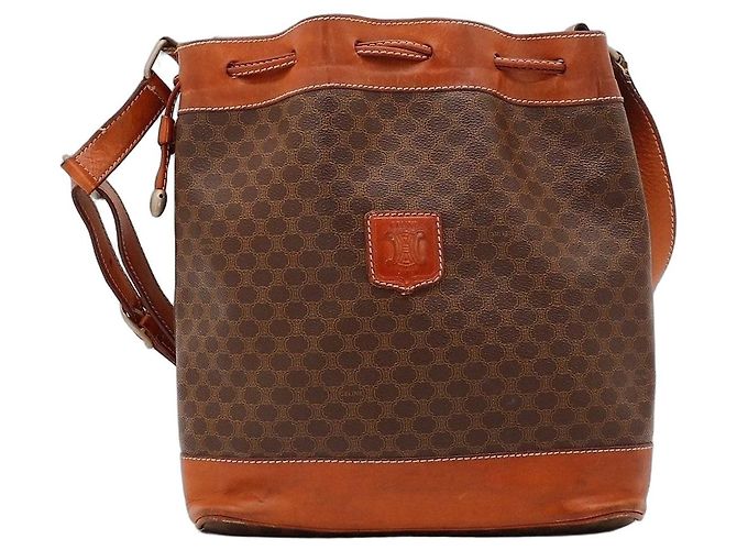 Céline Bolsa Bucket Celine Monogram em Couro Castanho