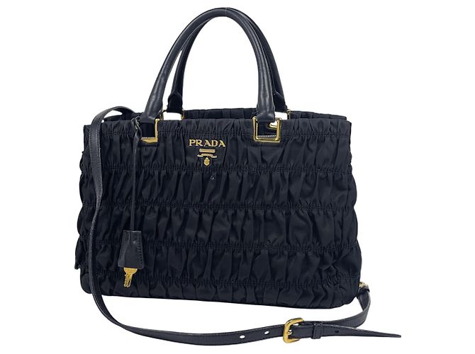 Bolsa de mão Prada 2-Way em nylon preta