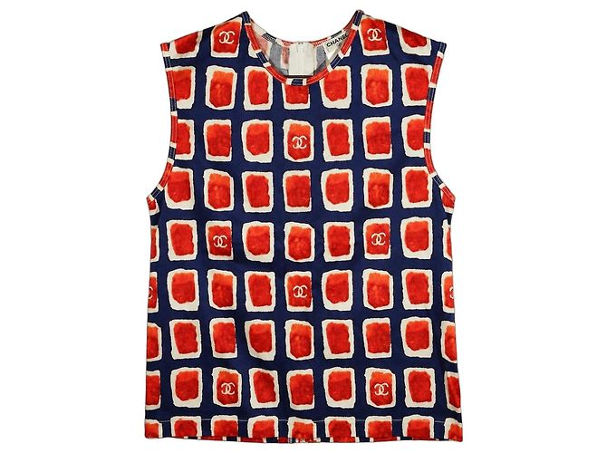 Top sin mangas Chanel Runway con logo CC