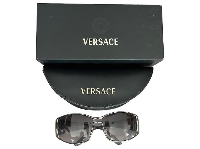 Versace Gafas de sol de metal y plástico gris