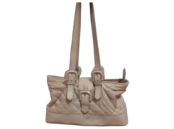 Mala Burberry Beaton em pele acolchoada bege