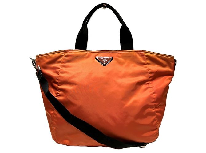 Bolsa de mão Prada em nylon laranja