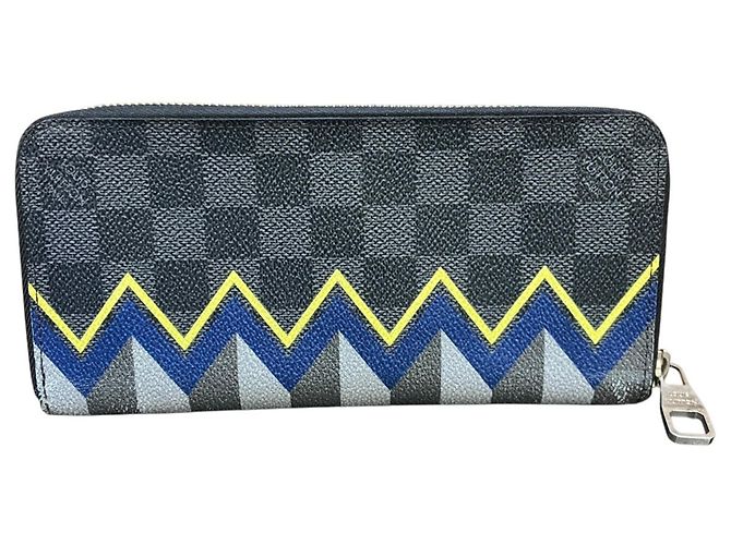 Louis Vuitton Zippy Wallet Vertical