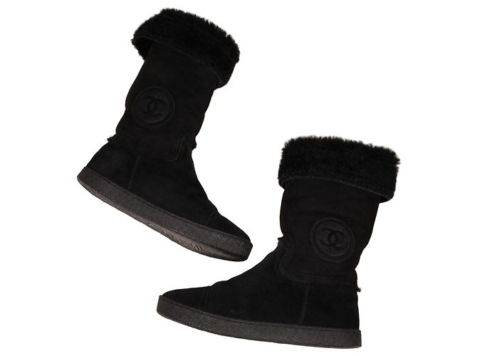 Chanel Botas de camurça preta