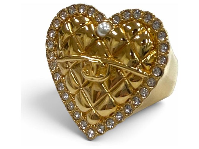 Anello Chanel B24A ABC459 Matelassé con cuore in perle e strass