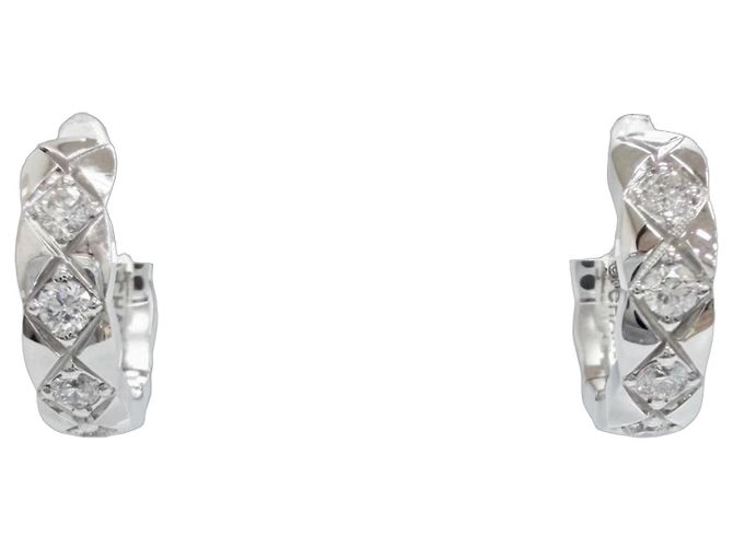 Pendientes de botón Chanel Coco Crush Collection