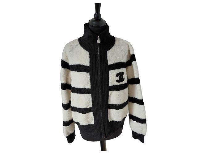 Chanel gestreifte Strickjacke mit Reißverschluss