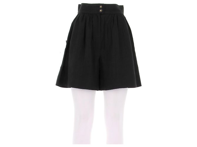 Chanel Shorts Schwarz