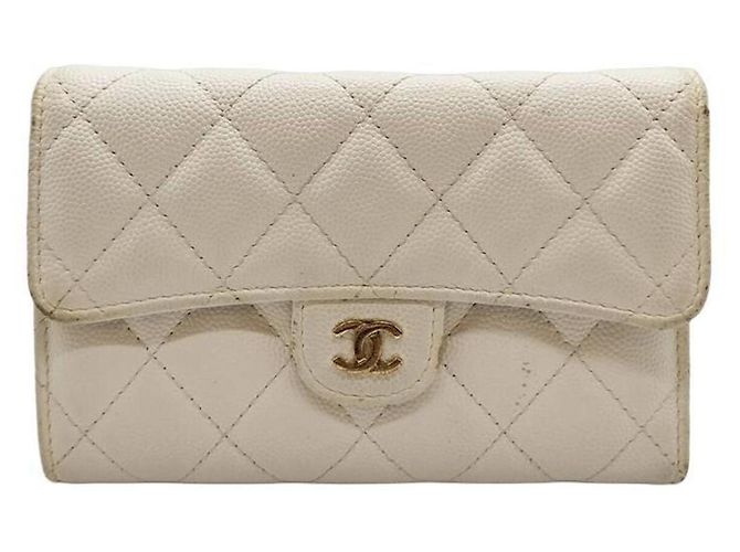 Cartera tri-fold Chanel Matelassé Classic Flap