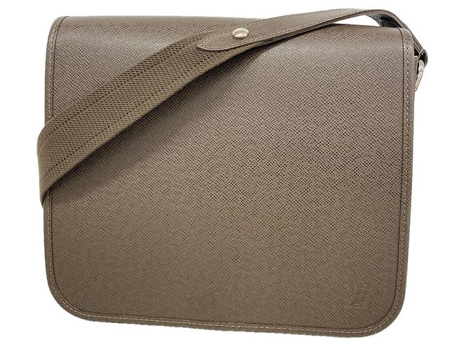 Borsa a tracolla Louis Vuitton Taiga Andrei