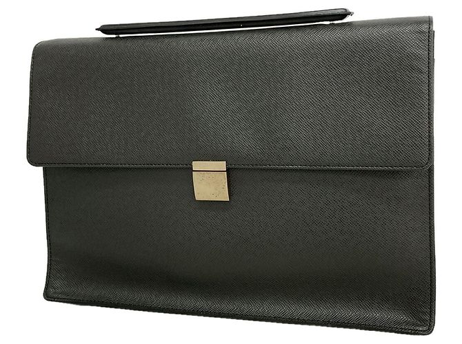 Pasta Louis Vuitton Taiga em Ardoise