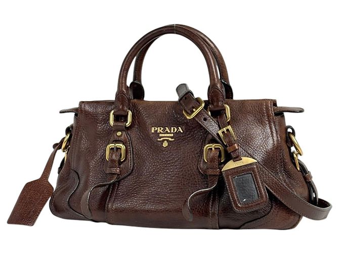 mala Prada em couro castanho