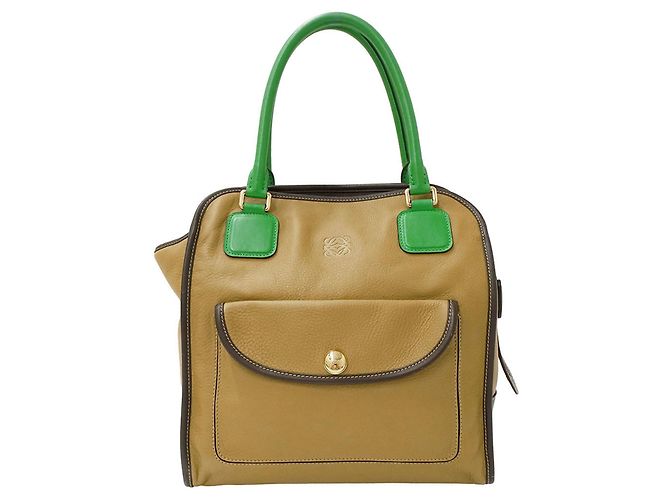 mala Loewe em pele bege e verde
