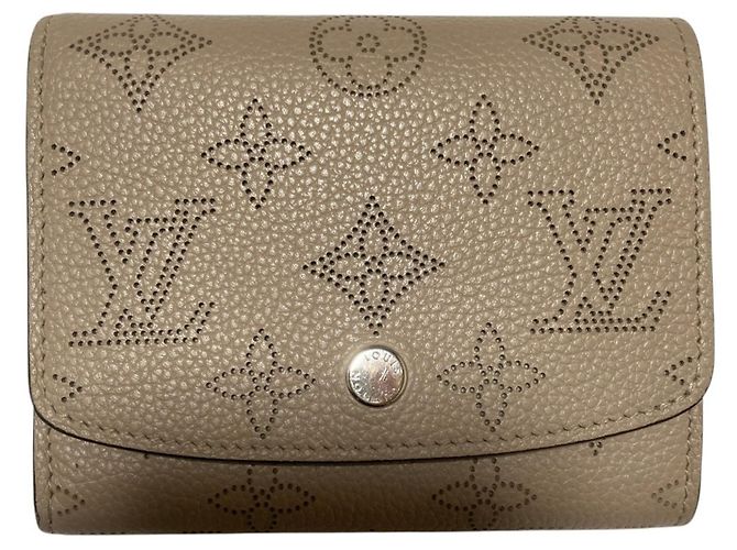 Louis Vuitton Mahina Portefeuille Iris Compact Wallet