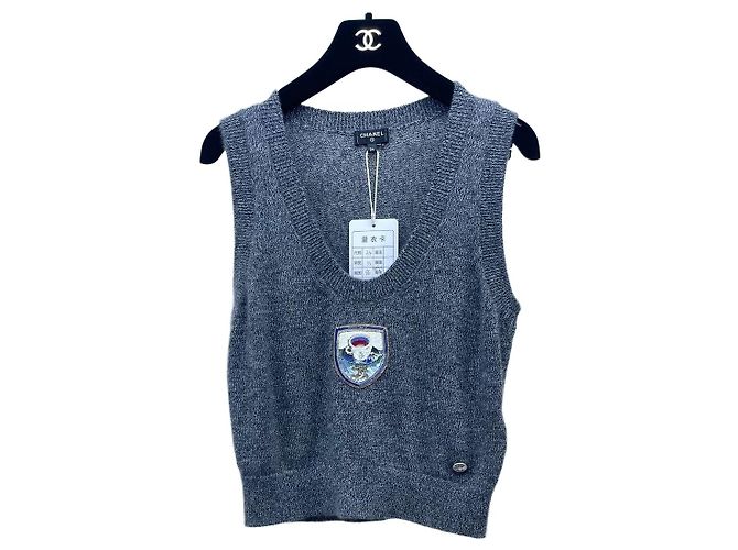 Chanel Kaschmir Weste mit Pailletten Tee-Set Abzeichen