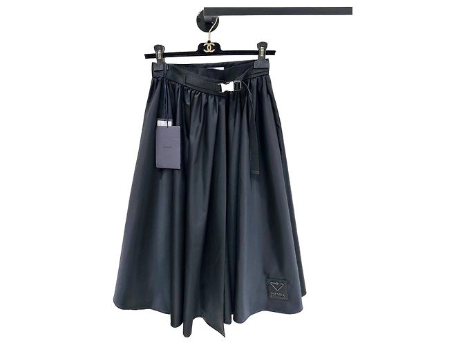 Prada Re-Nylon Glockenrock Schwarz