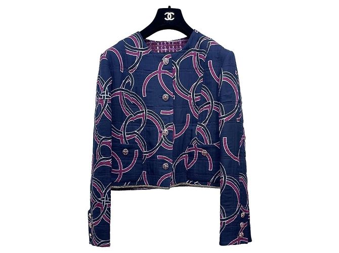 Chanel Tweed Jacke mit Graffiti Logo
