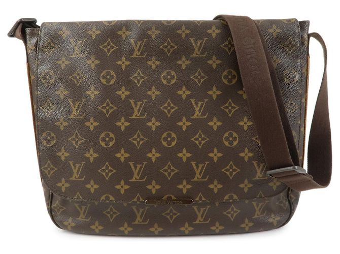 Louis Vuitton Beaubourg Messenger Monogram Canvas MM